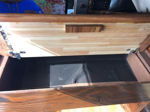 キャラバン ロングＤＸ　レジャー　キャンピング　車中泊仕様　サブバッテリーシステム　車内用１００Ｖ電源　ＦＦヒーター　車載エアコン　冷蔵庫　テレビ　電子レンジ　ＬＥＤルームランプ　制振断熱加工　リアラダー　ルーフキャリア（21枚目）