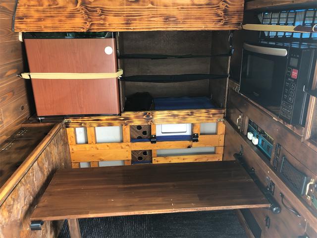 キャラバン ロングＤＸ　レジャー　キャンピング　車中泊仕様　サブバッテリーシステム　車内用１００Ｖ電源　ＦＦヒーター　車載エアコン　冷蔵庫　テレビ　電子レンジ　ＬＥＤルームランプ　制振断熱加工　リアラダー　ルーフキャリア（25枚目）