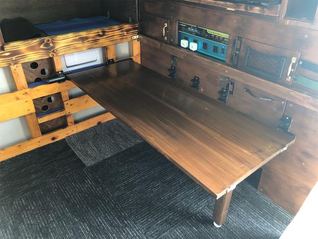 キャラバン ロングＤＸ　レジャー　キャンピング　車中泊仕様　サブバッテリーシステム　車内用１００Ｖ電源　ＦＦヒーター　車載エアコン　冷蔵庫　テレビ　電子レンジ　ＬＥＤルームランプ　制振断熱加工　リアラダー　ルーフキャリア（26枚目）