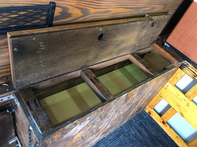 キャラバン ロングＤＸ　レジャー　キャンピング　車中泊仕様　サブバッテリーシステム　車内用１００Ｖ電源　ＦＦヒーター　車載エアコン　冷蔵庫　テレビ　電子レンジ　ＬＥＤルームランプ　制振断熱加工　リアラダー　ルーフキャリア（32枚目）