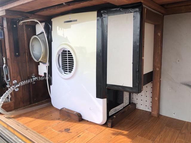 キャラバン ロングＤＸ　レジャー　キャンピング　車中泊仕様　サブバッテリーシステム　車内用１００Ｖ電源　ＦＦヒーター　車載エアコン　冷蔵庫　テレビ　電子レンジ　ＬＥＤルームランプ　制振断熱加工　リアラダー　ルーフキャリア（41枚目）