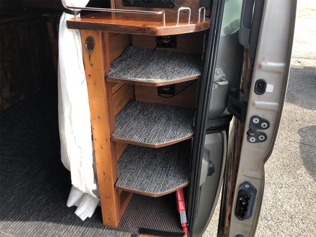 キャラバン ロングＤＸ　レジャー　キャンピング　車中泊仕様　サブバッテリーシステム　車内用１００Ｖ電源　ＦＦヒーター　車載エアコン　冷蔵庫　テレビ　電子レンジ　ＬＥＤルームランプ　制振断熱加工　リアラダー　ルーフキャリア（48枚目）
