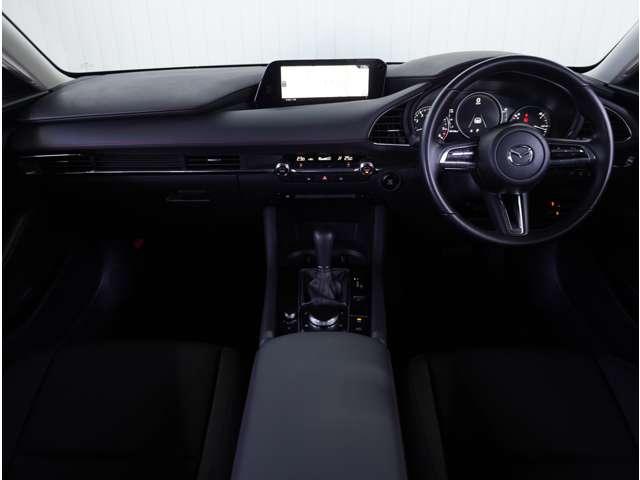 ＭＡＺＤＡ３セダン １．５　１５Ｓ　ブラックトーンエディション　３６０°ビュー・モニター　純正ナビ　前後ド　ＬＥＤヘッドライト　３６０°カメラ　フルセグＴＶ　ＤＶＤ　スマートブレーキサポート　禁煙車　バックカメラ　ＥＴＣ（6枚目）
