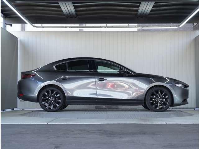ＭＡＺＤＡ３セダン １．５　１５Ｓ　ブラックトーンエディション　３６０°ビュー・モニター　純正ナビ　前後ド　ＬＥＤヘッドライト　３６０°カメラ　フルセグＴＶ　ＤＶＤ　スマートブレーキサポート　禁煙車　バックカメラ　ＥＴＣ（10枚目）