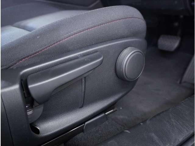 ＭＡＺＤＡ３セダン １．５　１５Ｓ　ブラックトーンエディション　３６０°ビュー・モニター　純正ナビ　前後ド　ＬＥＤヘッドライト　３６０°カメラ　フルセグＴＶ　ＤＶＤ　スマートブレーキサポート　禁煙車　バックカメラ　ＥＴＣ（26枚目）