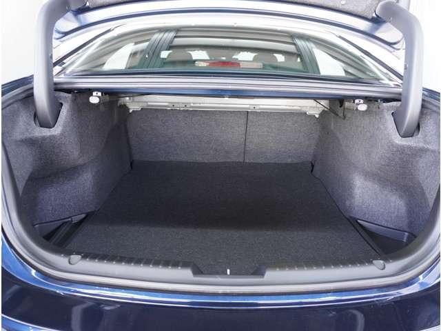 ＭＡＺＤＡ６セダン ２．５　２５Ｓ　Ｌパッケージ　焦茶革シート　ＢＯＳＥ　３６０°ビュー・モニタ　衝突軽減　レーダークルーズ　Ｐセンサー　黒革シート　フルセグＴＶ　ＥＴＣ　ＡＷ　禁煙車　ＤＶＤ　スマートキー　バックカメラ　パワーシート　エアバッグ（31枚目）