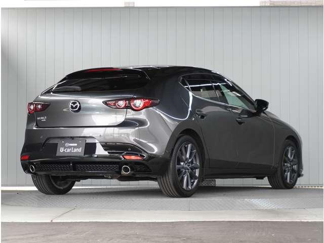 ＭＡＺＤＡ３ファストバック ２．０　２０Ｓ　ツーリング　４ＷＤ　赤革シート　ＢＯＳＥ　３６０°ビュー・モニター　フルセグＴＶ　ＳＢＳ　パワーシート　バックカメラ　フロントカメラ　ＥＴＣ　シートヒーター　スマートキー　オートマチックハイビーム　コーナーセンサー　本革（5枚目）