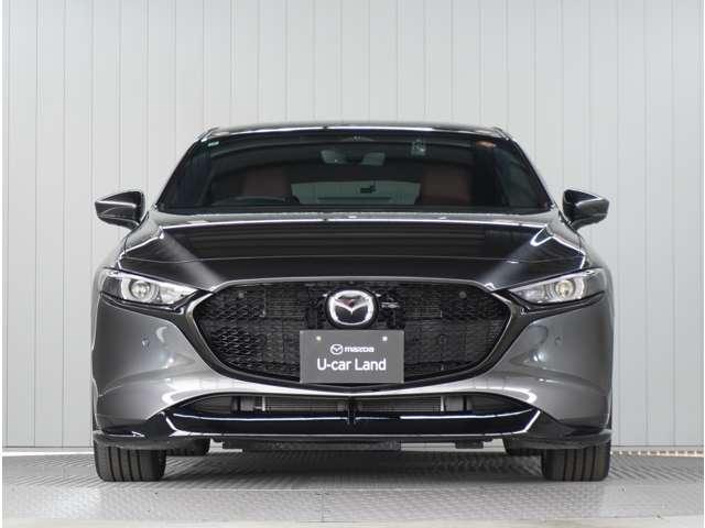 ＭＡＺＤＡ３ファストバック ２．０　２０Ｓ　ツーリング　４ＷＤ　赤革シート　ＢＯＳＥ　３６０°ビュー・モニター　フルセグＴＶ　ＳＢＳ　パワーシート　バックカメラ　フロントカメラ　ＥＴＣ　シートヒーター　スマートキー　オートマチックハイビーム　コーナーセンサー　本革（9枚目）