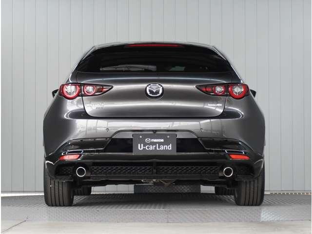 ＭＡＺＤＡ３ファストバック ２．０　２０Ｓ　ツーリング　４ＷＤ　赤革シート　ＢＯＳＥ　３６０°ビュー・モニター　フルセグＴＶ　ＳＢＳ　パワーシート　バックカメラ　フロントカメラ　ＥＴＣ　シートヒーター　スマートキー　オートマチックハイビーム　コーナーセンサー　本革（12枚目）