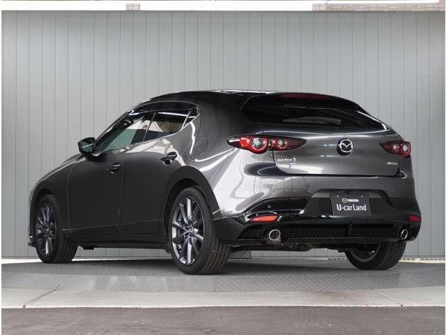 ＭＡＺＤＡ３ファストバック ２．０　２０Ｓ　ツーリング　４ＷＤ　赤革シート　ＢＯＳＥ　３６０°ビュー・モニター　フルセグＴＶ　ＳＢＳ　パワーシート　バックカメラ　フロントカメラ　ＥＴＣ　シートヒーター　スマートキー　オートマチックハイビーム　コーナーセンサー　本革（13枚目）