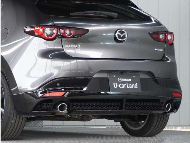 ＭＡＺＤＡ３ファストバック ２．０　２０Ｓ　ツーリング　４ＷＤ　赤革シート　ＢＯＳＥ　３６０°ビュー・モニター　フルセグＴＶ　ＳＢＳ　パワーシート　バックカメラ　フロントカメラ　ＥＴＣ　シートヒーター　スマートキー　オートマチックハイビーム　コーナーセンサー　本革（14枚目）