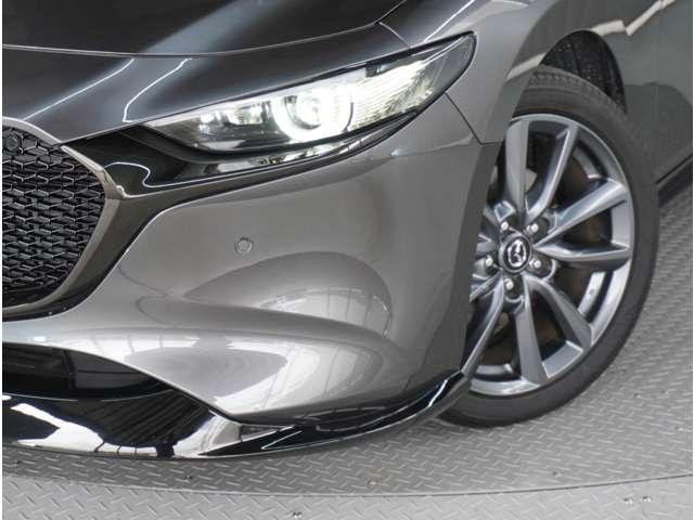 ＭＡＺＤＡ３ファストバック ２．０　２０Ｓ　ツーリング　４ＷＤ　赤革シート　ＢＯＳＥ　３６０°ビュー・モニター　フルセグＴＶ　ＳＢＳ　パワーシート　バックカメラ　フロントカメラ　ＥＴＣ　シートヒーター　スマートキー　オートマチックハイビーム　コーナーセンサー　本革（19枚目）