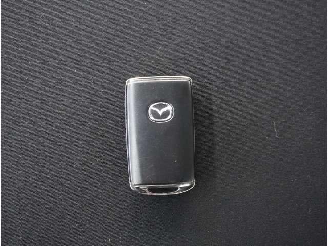 ロードスター １．５　ＲＳ　６速ＭＴ　ＢＯＳＥ　純正ＲＥＣＡＲＯシート　クリアランスソナー　衝突被害軽減ブレーキ　ＭＲＣＣ　Ｂカメラ　ＬＥＤヘッド　ＴＶ　オートマチックハイビーム　シートヒーター　ＥＴＣ　フルセグＴＶ　禁煙車（7枚目）