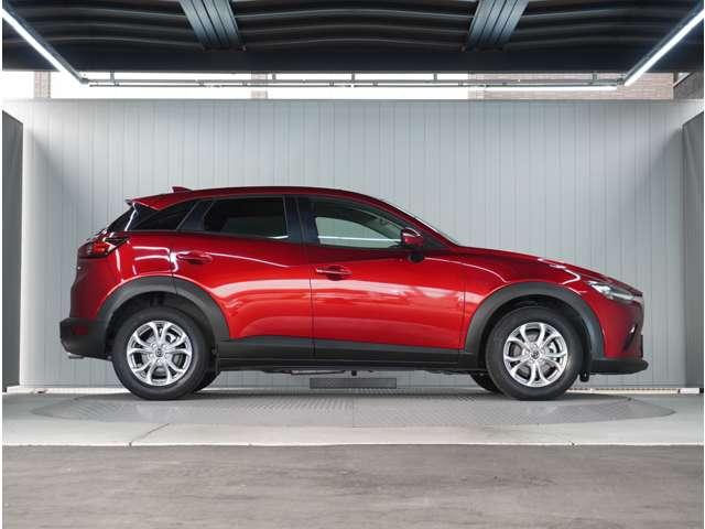 【艶のあるボディ】外装も目立つキズ等も無くコンディション良好です。実際に現車確認が難しい遠方の方でもオンライン商談ができますので一度ご相談下さい。