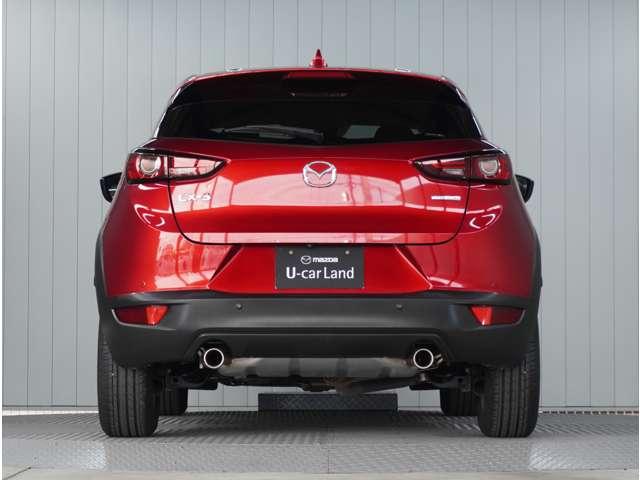 ボリューミーなこのヒップラインは力強さを演出しながらも、しなやかさをまとったデザインとなっており、数年経過しても衰えを感じません。