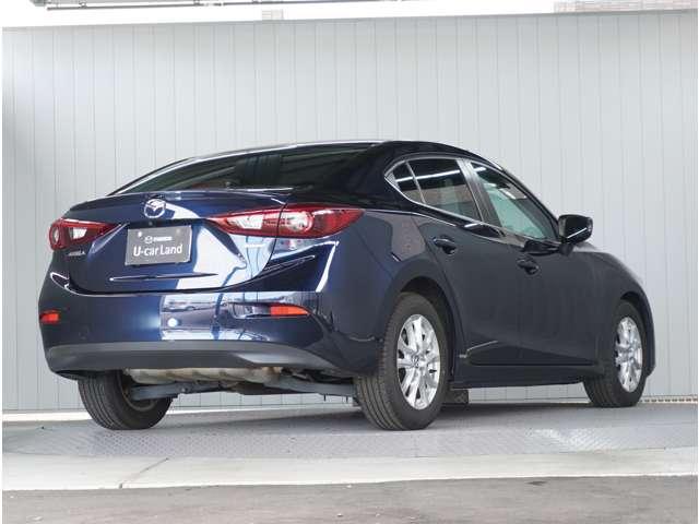 【美しいボディライン】普遍的な美しさが大人の感性を刺激します。シンプルでありながら豊かな美しさが輝く、マツダの新たなエレガンスがここにあります。