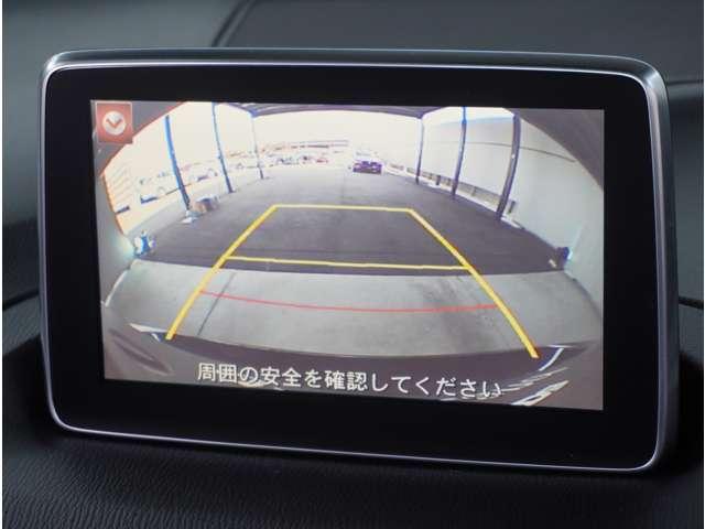 【バックカメラ】駐車が苦手な方でも安心してお乗りいただけます。リバース連動で画面が切り替わるのでとっても便利です。今や後方確認の必須アイテムですよね。
