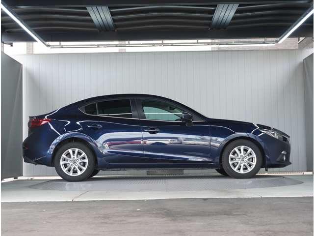 【艶のあるボディ】外装も目立つキズ等も無くコンディション良好です。実際に現車確認が難しい遠方の方でもオンライン商談ができますので一度ご相談下さい。