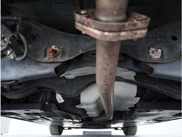【下回り】下回りに気になるサビ等もございません。ご納車前にさらに徹底的に整備しますので、ご安心してご検討ください。