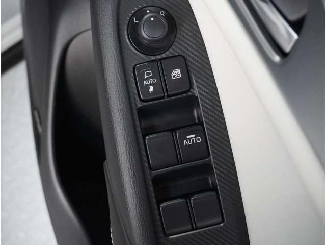 【パワーウインドウ】当然パワーウインドウが付いております。窓の開閉はボタン一つで楽々、必須装備ですね。