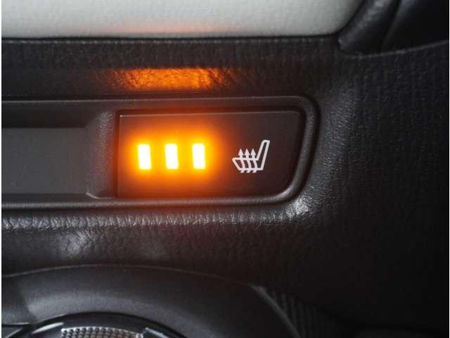 【シートヒーター】寒い日に重宝するシートヒーター。エアコンより早く芯から温めてくれるので寒がりの方も安心です。エアコンの温風は乾燥するから苦手、という方にもをおすすめです。