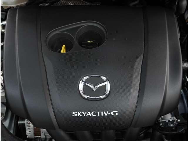 【エンジンルーム】当店自慢の国家資格保有の整備士が、しっかりとコンディションのチェック・整備を行います。その後のメンテナンスもお任せください。