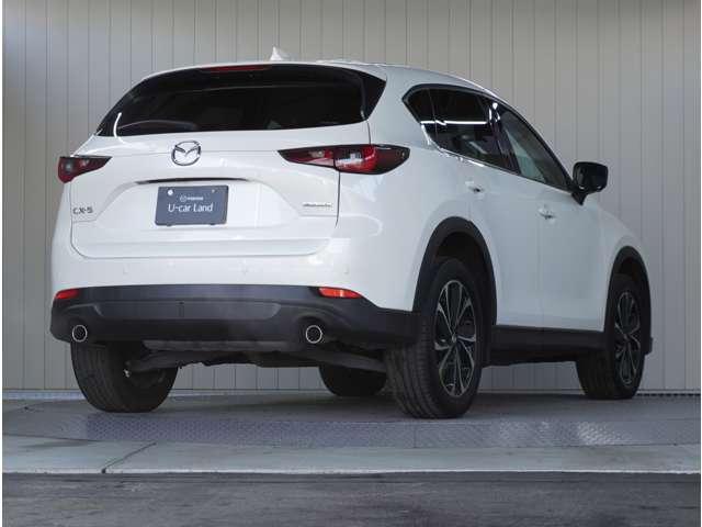 ＣＸ－５ ２．５　２５Ｓ　Ｌパッケージ　白革シート　３６０°ビュー・モニター　ナビ　ＡＡＣ　ＥＴＣ付き　Ｐセンサー　盗難防止装置　地デジ　アドバンストキー　ＤＶＤ再生　禁煙　Ｂカメラ　ＬＥＤヘッドライト　黒革シート　レーダークルコン　ＡＢＳ（5枚目）