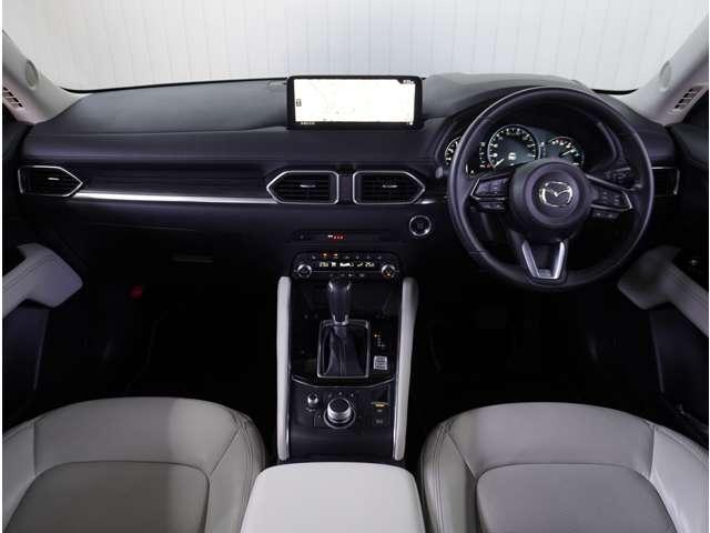 ＣＸ－５ ２．５　２５Ｓ　Ｌパッケージ　白革シート　３６０°ビュー・モニター　ナビ　ＡＡＣ　ＥＴＣ付き　Ｐセンサー　盗難防止装置　地デジ　アドバンストキー　ＤＶＤ再生　禁煙　Ｂカメラ　ＬＥＤヘッドライト　黒革シート　レーダークルコン　ＡＢＳ（6枚目）