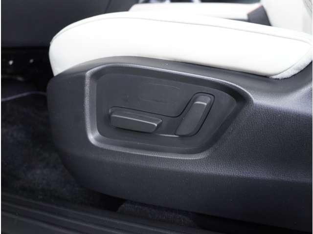 ＣＸ－５ ２．５　２５Ｓ　Ｌパッケージ　白革シート　３６０°ビュー・モニター　ナビ　ＡＡＣ　ＥＴＣ付き　Ｐセンサー　盗難防止装置　地デジ　アドバンストキー　ＤＶＤ再生　禁煙　Ｂカメラ　ＬＥＤヘッドライト　黒革シート　レーダークルコン　ＡＢＳ（28枚目）