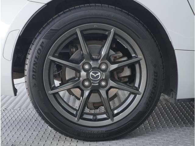 ロードスター １．５　Ｓ　スペシャルパッケージ　６速ＭＴ　純正ナビ　ドライブレコーダー　ＥＴＣ　Ｗエアバック　アドバンスドキー　地デジ　盗難防止装置　パワステ　ナビＴＶ　禁煙　横滑防止装置　メモリーナビ　運転席エアバッグ　ＬＥＤランプ　ＤＶＤ再生（10枚目）