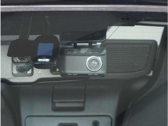 ロードスター １．５　Ｓ　スペシャルパッケージ　６速ＭＴ　純正ナビ　ドライブレコーダー　ＥＴＣ　Ｗエアバック　アドバンスドキー　地デジ　盗難防止装置　パワステ　ナビＴＶ　禁煙　横滑防止装置　メモリーナビ　運転席エアバッグ　ＬＥＤランプ　ＤＶＤ再生（15枚目）