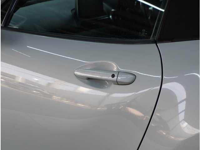 ロードスター １．５　Ｓ　スペシャルパッケージ　６速ＭＴ　純正ナビ　ドライブレコーダー　ＥＴＣ　Ｗエアバック　アドバンスドキー　地デジ　盗難防止装置　パワステ　ナビＴＶ　禁煙　横滑防止装置　メモリーナビ　運転席エアバッグ　ＬＥＤランプ　ＤＶＤ再生（17枚目）