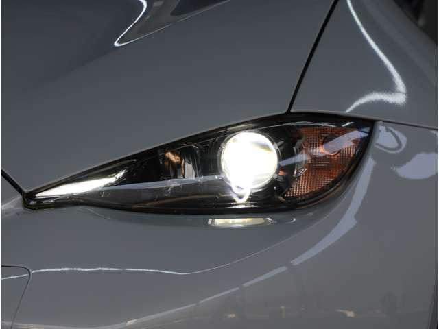 ロードスター １．５　Ｓ　スペシャルパッケージ　６速ＭＴ　純正ナビ　ドライブレコーダー　ＥＴＣ　Ｗエアバック　アドバンスドキー　地デジ　盗難防止装置　パワステ　ナビＴＶ　禁煙　横滑防止装置　メモリーナビ　運転席エアバッグ　ＬＥＤランプ　ＤＶＤ再生（19枚目）