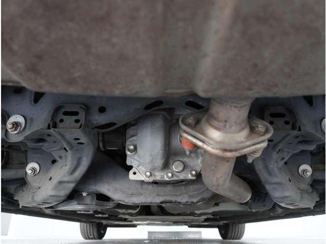 ロードスター １．５　Ｓ　スペシャルパッケージ　６速ＭＴ　純正ナビ　ドライブレコーダー　ＥＴＣ　Ｗエアバック　アドバンスドキー　地デジ　盗難防止装置　パワステ　ナビＴＶ　禁煙　横滑防止装置　メモリーナビ　運転席エアバッグ　ＬＥＤランプ　ＤＶＤ再生（21枚目）