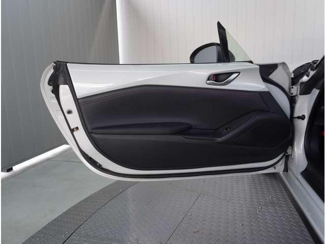 ロードスター １．５　Ｓ　スペシャルパッケージ　６速ＭＴ　純正ナビ　ドライブレコーダー　ＥＴＣ　Ｗエアバック　アドバンスドキー　地デジ　盗難防止装置　パワステ　ナビＴＶ　禁煙　横滑防止装置　メモリーナビ　運転席エアバッグ　ＬＥＤランプ　ＤＶＤ再生（26枚目）