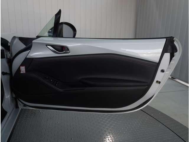 ロードスター １．５　Ｓ　スペシャルパッケージ　６速ＭＴ　純正ナビ　ドライブレコーダー　ＥＴＣ　Ｗエアバック　アドバンスドキー　地デジ　盗難防止装置　パワステ　ナビＴＶ　禁煙　横滑防止装置　メモリーナビ　運転席エアバッグ　ＬＥＤランプ　ＤＶＤ再生（27枚目）