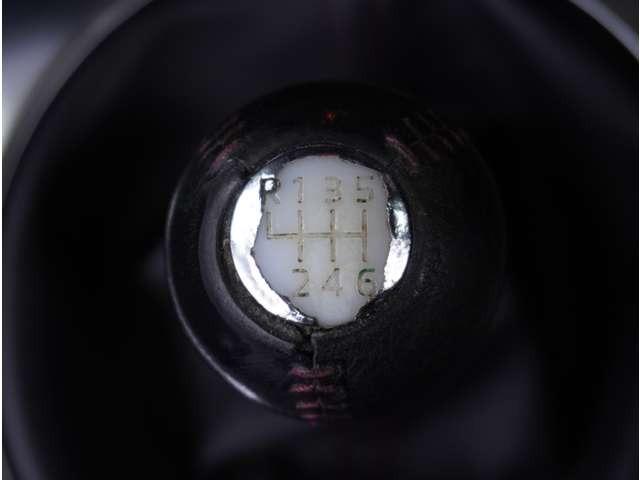 ロードスター １．５　Ｓ　スペシャルパッケージ　６速ＭＴ　純正ナビ　ドライブレコーダー　ＥＴＣ　Ｗエアバック　アドバンスドキー　地デジ　盗難防止装置　パワステ　ナビＴＶ　禁煙　横滑防止装置　メモリーナビ　運転席エアバッグ　ＬＥＤランプ　ＤＶＤ再生（56枚目）