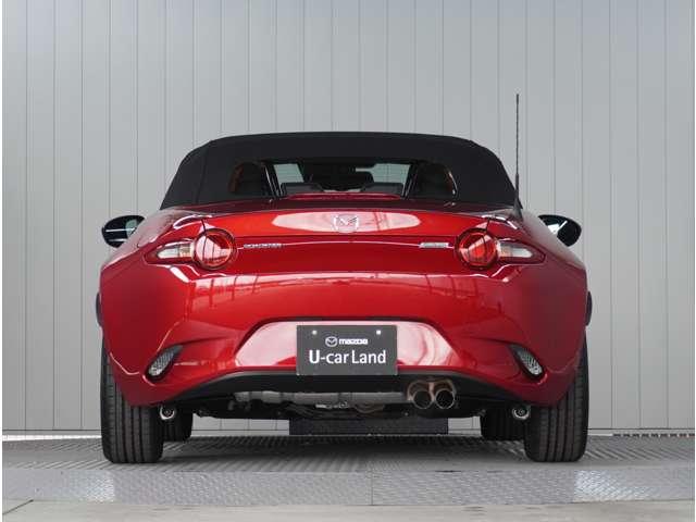 ロードスター １．５　Ｓ　レザーパッケージ　黒革シート　ＢＯＳＥ　オートマ　純正ナビ　前席シートヒーター　パワーステアリング　禁煙車　黒革シート　ＬＥＤヘッドライト　盗難防止システム　ミュージックプレイヤー接続可　ナビＴＶ　ＤＶＤ再生　ＡＢＳ（13枚目）