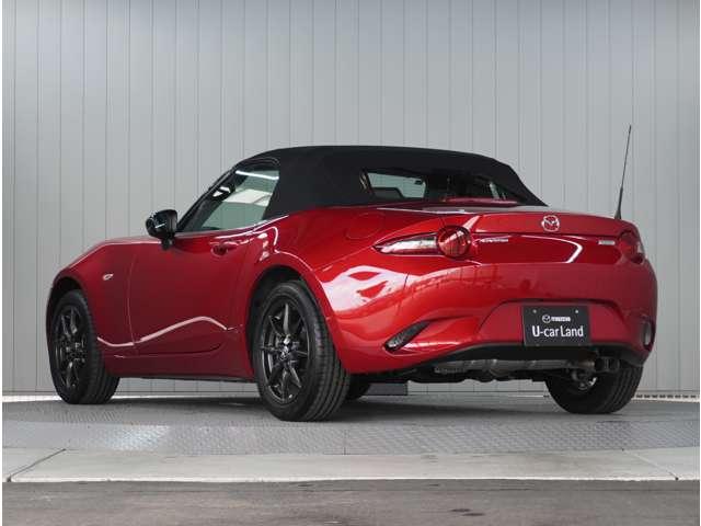 ロードスター １．５　Ｓ　レザーパッケージ　黒革シート　ＢＯＳＥ　オートマ　純正ナビ　前席シートヒーター　パワーステアリング　禁煙車　黒革シート　ＬＥＤヘッドライト　盗難防止システム　ミュージックプレイヤー接続可　ナビＴＶ　ＤＶＤ再生　ＡＢＳ（14枚目）