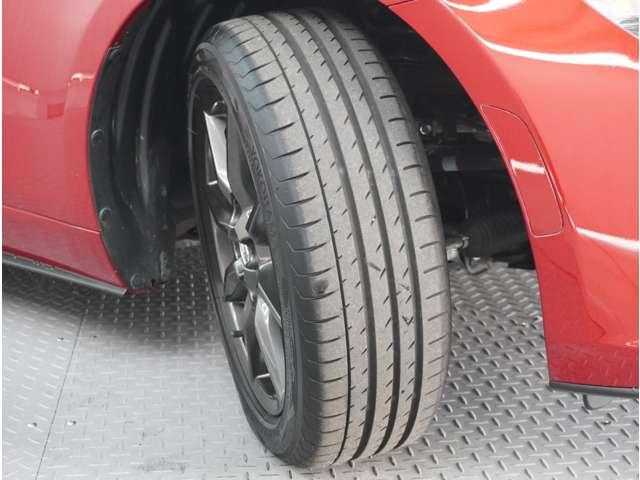 ロードスター １．５　Ｓ　レザーパッケージ　黒革シート　ＢＯＳＥ　オートマ　純正ナビ　前席シートヒーター　パワーステアリング　禁煙車　黒革シート　ＬＥＤヘッドライト　盗難防止システム　ミュージックプレイヤー接続可　ナビＴＶ　ＤＶＤ再生　ＡＢＳ（20枚目）