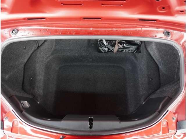 ロードスター １．５　Ｓ　レザーパッケージ　黒革シート　ＢＯＳＥ　オートマ　純正ナビ　前席シートヒーター　パワーステアリング　禁煙車　黒革シート　ＬＥＤヘッドライト　盗難防止システム　ミュージックプレイヤー接続可　ナビＴＶ　ＤＶＤ再生　ＡＢＳ（28枚目）