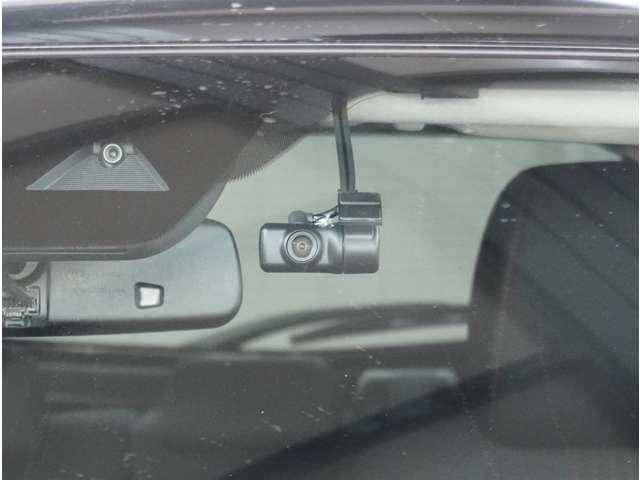 ＭＡＺＤＡ２ １．５　１５スポルト　３６０°ビュー・モニター　ＡＵＸ　ＥＴＣ車載器　フルセグ　レーダークルーズコントロール　禁煙車　アイドリングストップ　オートハイビーム　フルオートエアコン　スマートキー　キーフリー　横滑り防止装置（16枚目）