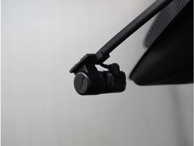 ＭＡＺＤＡ２ １．５　１５スポルト　３６０°ビュー・モニター　ＡＵＸ　ＥＴＣ車載器　フルセグ　レーダークルーズコントロール　禁煙車　アイドリングストップ　オートハイビーム　フルオートエアコン　スマートキー　キーフリー　横滑り防止装置（33枚目）