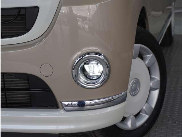 【フォグライト】悪天候や夜間の走行も視界良好で安心してお乗りいただけます。フォグ装着によりフロントフェイスの雰囲気も引き締まりガラッと変わります。