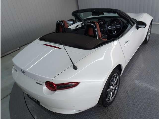 ロードスター １．５　ブラウン　トップ　６速ＭＴ　茶革シート　純正ナビ　衝突軽減ブレーキ　アルミホイール　本革シート　Ｂモニター　禁煙車　クルコン　ＬＥＤ　フルセグ　キ－レス　パワステ　シートヒーター　ＥＴＣ　スマートキー　メモリーナビ（13枚目）