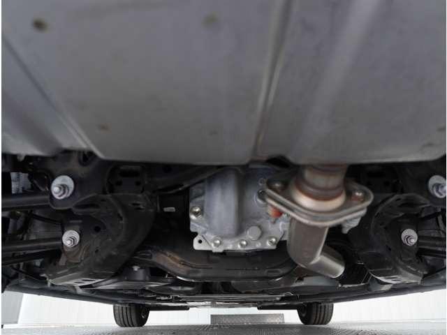 ロードスター １．５　ブラウン　トップ　６速ＭＴ　茶革シート　純正ナビ　衝突軽減ブレーキ　アルミホイール　本革シート　Ｂモニター　禁煙車　クルコン　ＬＥＤ　フルセグ　キ－レス　パワステ　シートヒーター　ＥＴＣ　スマートキー　メモリーナビ（23枚目）