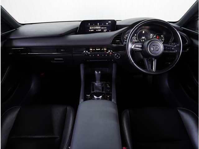 MAZDA3ファストバック 2.0 20S Lパッケージ 黒革シート 360°ビュー・モニター 追従クルコン 地デジチューナー 衝突軽減システム アイドリングストップ パーキングセンサー 黒革シート ETC車載器 バックカメラ メモリーナビ DVD再生 禁煙(6枚目)