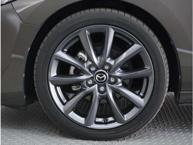 MAZDA3ファストバック 2.0 20S Lパッケージ 黒革シート 360°ビュー・モニター 追従クルコン 地デジチューナー 衝突軽減システム アイドリングストップ パーキングセンサー 黒革シート ETC車載器 バックカメラ メモリーナビ DVD再生 禁煙(11枚目)