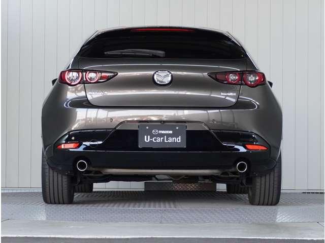 MAZDA3ファストバック 2.0 20S Lパッケージ 黒革シート 360°ビュー・モニター 追従クルコン 地デジチューナー 衝突軽減システム アイドリングストップ パーキングセンサー 黒革シート ETC車載器 バックカメラ メモリーナビ DVD再生 禁煙(12枚目)