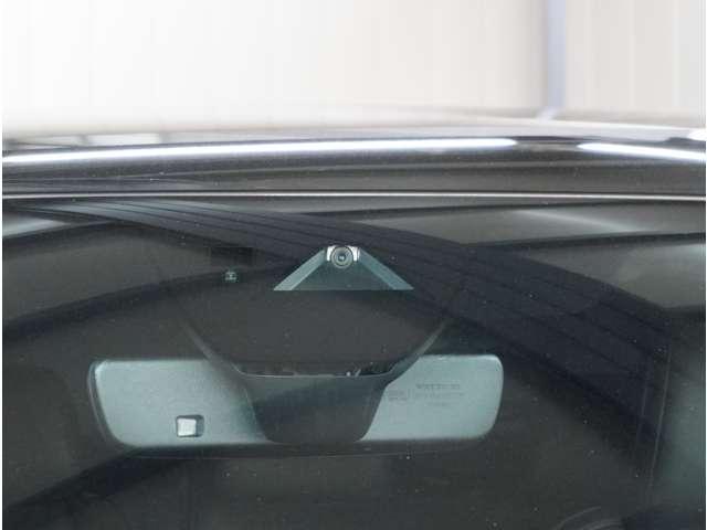 MAZDA3ファストバック 2.0 20S Lパッケージ 黒革シート 360°ビュー・モニター 追従クルコン 地デジチューナー 衝突軽減システム アイドリングストップ パーキングセンサー 黒革シート ETC車載器 バックカメラ メモリーナビ DVD再生 禁煙(15枚目)